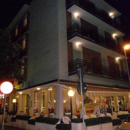 Hotel Galileo Rimini Buitenkant foto