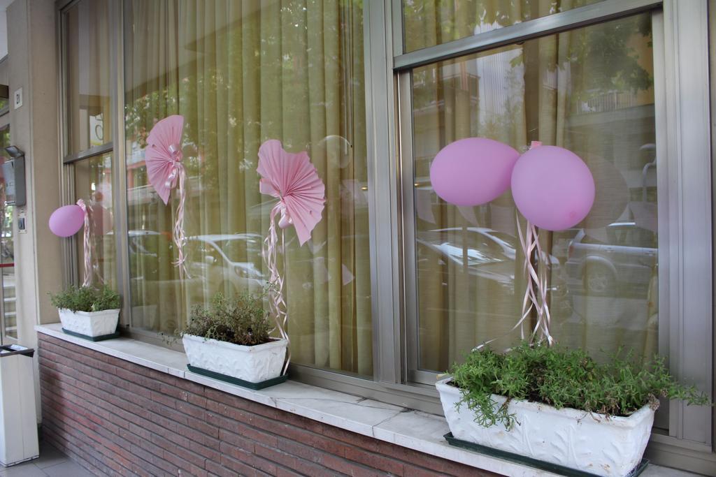 Hotel Galileo Rimini Buitenkant foto