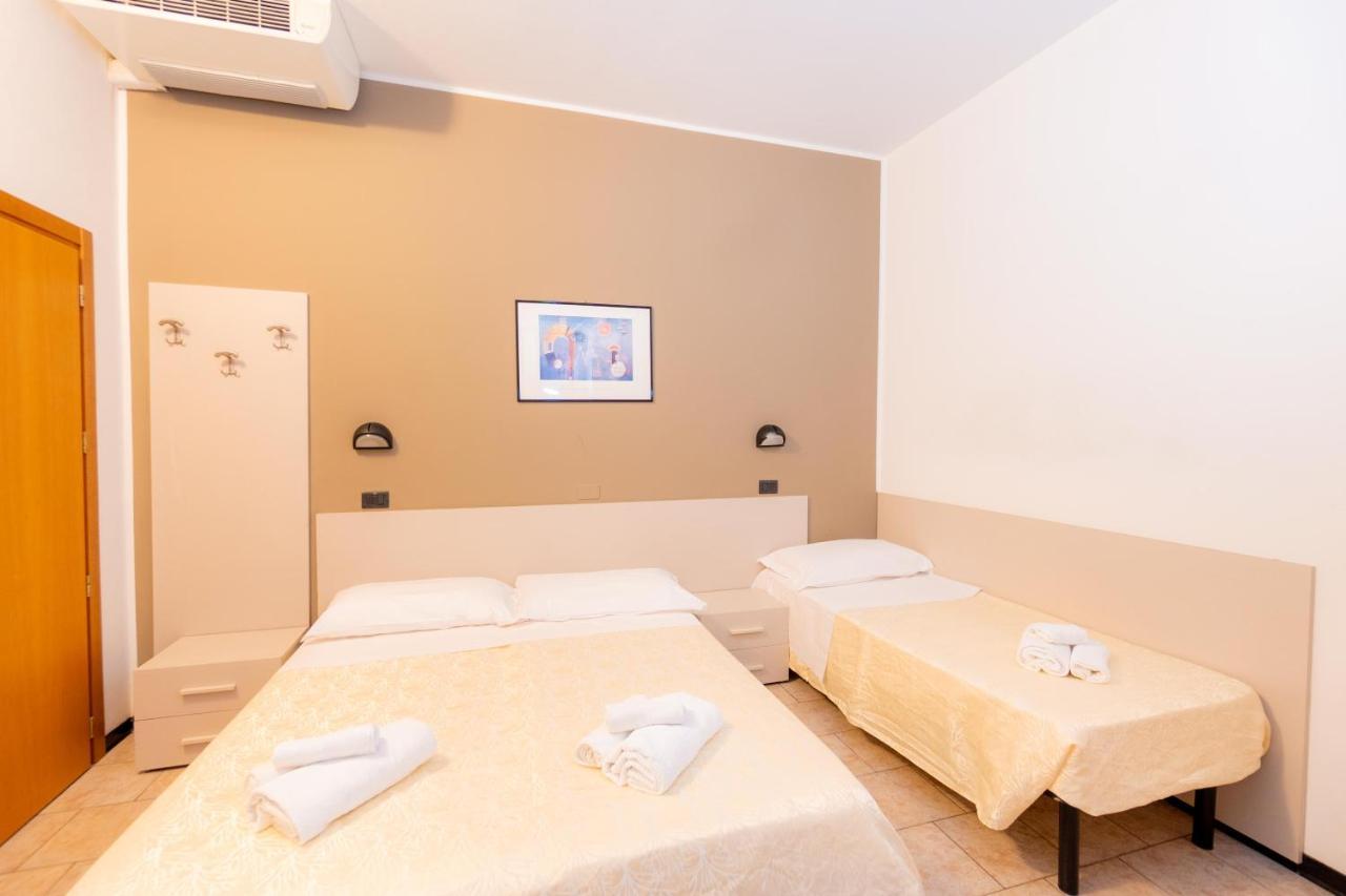 Hotel Galileo Rimini Buitenkant foto