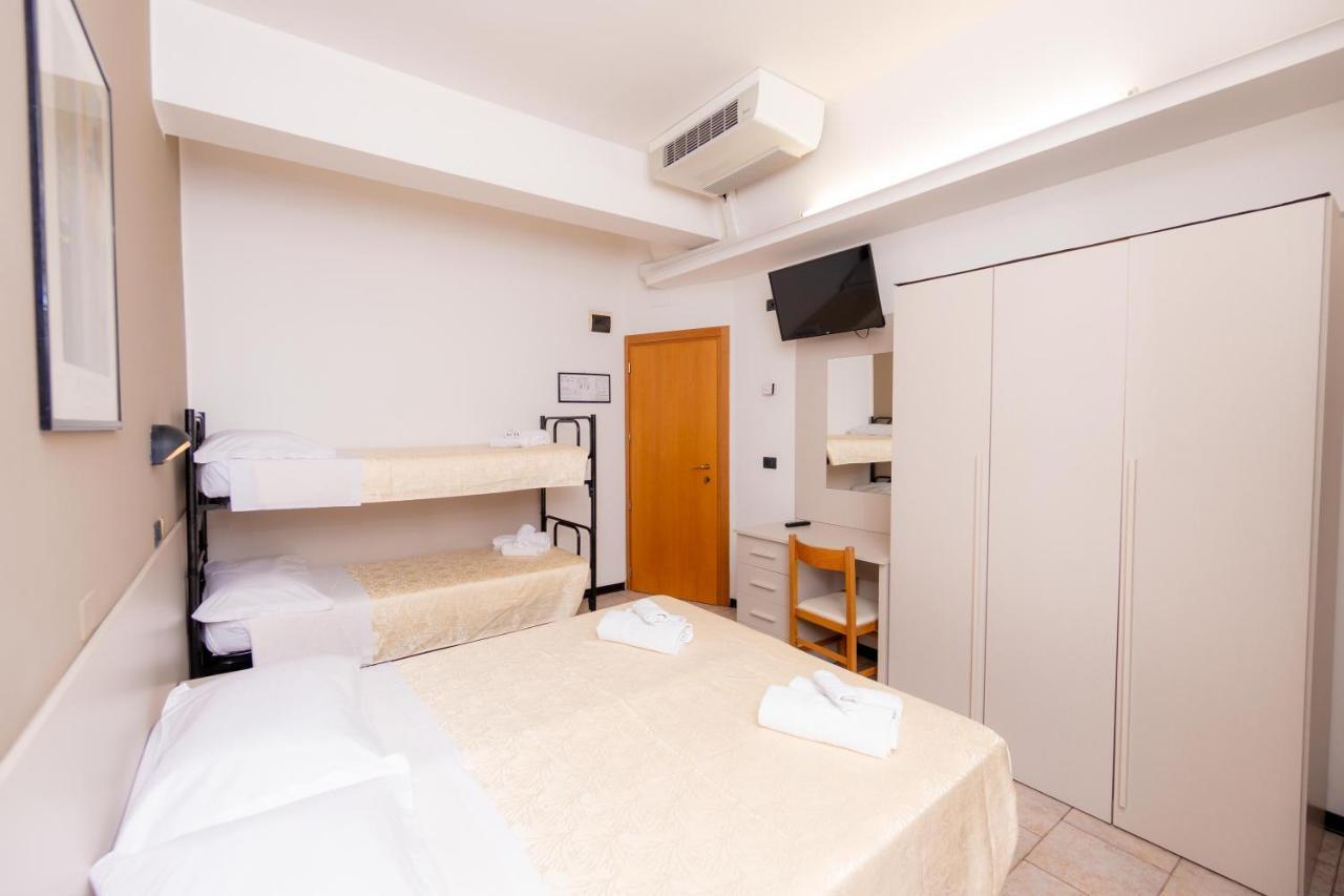 Hotel Galileo Rimini Buitenkant foto