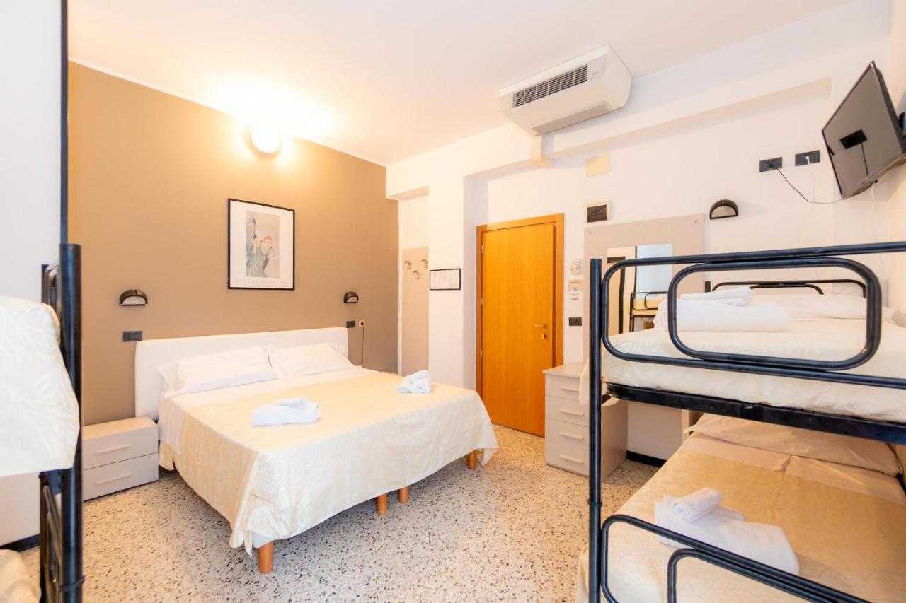 Hotel Galileo Rimini Buitenkant foto