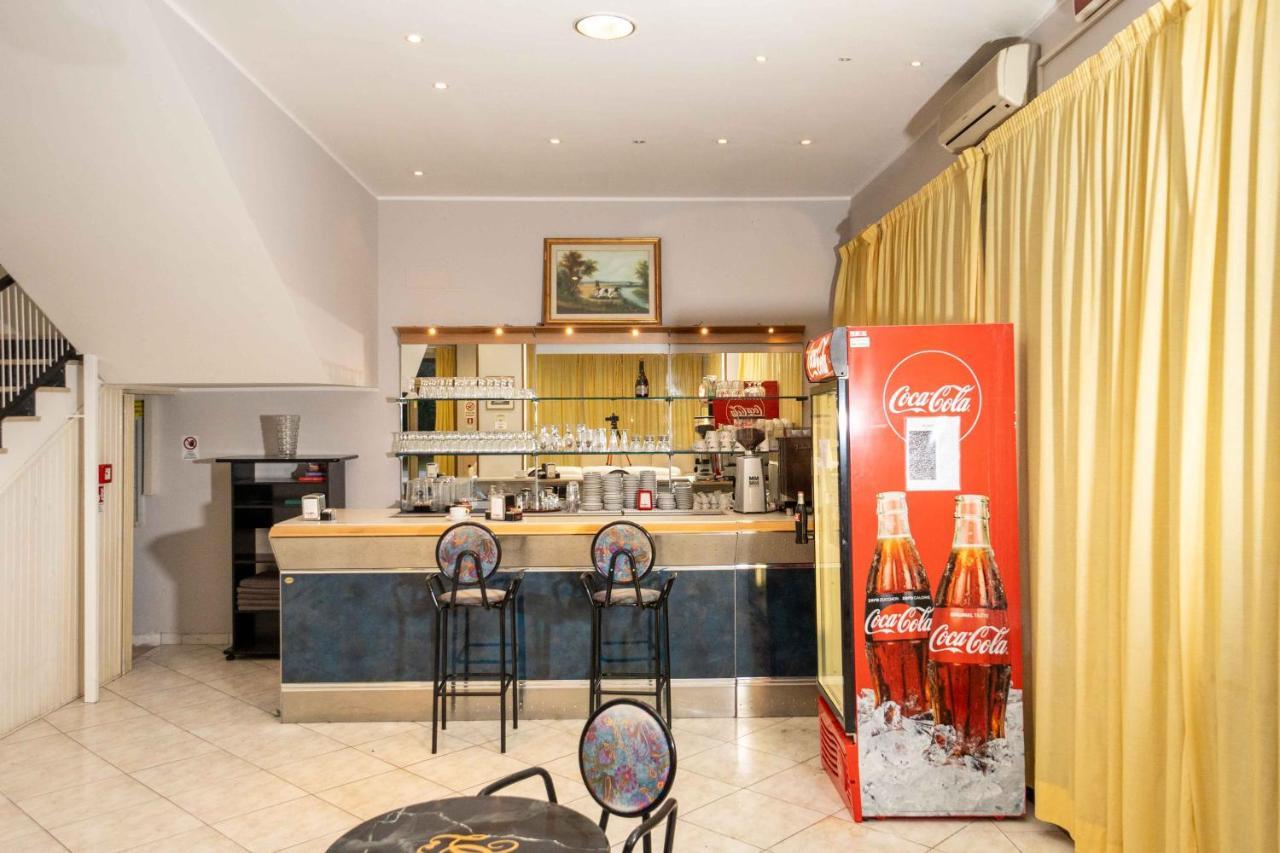 Hotel Galileo Rimini Buitenkant foto