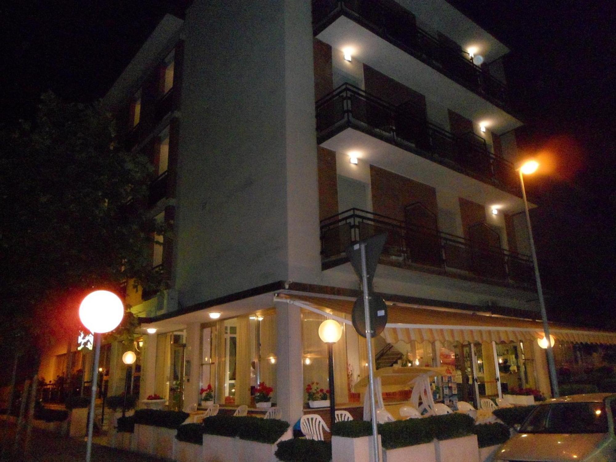 Hotel Galileo Rimini Buitenkant foto